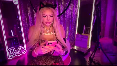 Snapshot of plasticfuckdoll chatting on January 2025 01:41:02 AM Dumb bimbo fuck doll online show from January 2025 01:41:02 AM