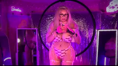 Snapshot of plasticfuckdoll chatting on January 2025 11:03:01 AM Dumb bimbo fuck doll online show from January 2025 11:03:01 AM