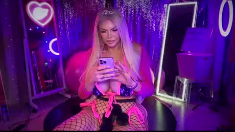 Snapshot of plasticfuckdoll chatting on February 2025 02:15:01 AM Dumb bimbo fuck doll online show from February 2025 02:15:01 AM
