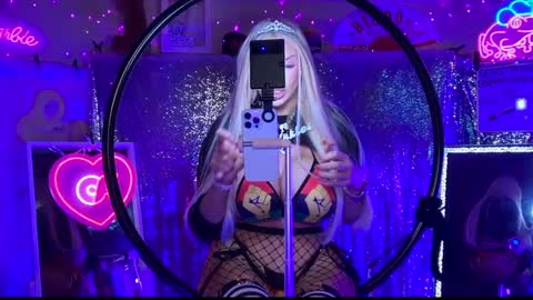 Snapshot of plasticfuckdoll chatting on February 2025 06:21:01 AM Dumb bimbo fuck doll online show from February 2025 06:21:01 AM