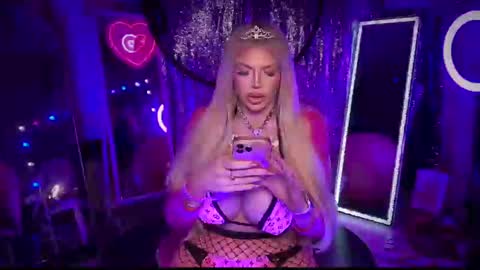 Snapshot of plasticfuckdoll chatting on February 2025 01:08:01 AM Dumb bimbo fuck doll online show from February 2025 01:08:01 AM