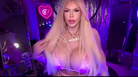 Snapshot of plasticfuckdoll chatting on February 2025 01:11:02 AM Dumb bimbo fuck doll online show from February 2025 01:11:02 AM