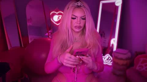 Snapshot of plasticfuckdoll chatting on September 2025 12:15:01 AM Dumb bimbo fuck doll online show from September 2025 12:15:01 AM