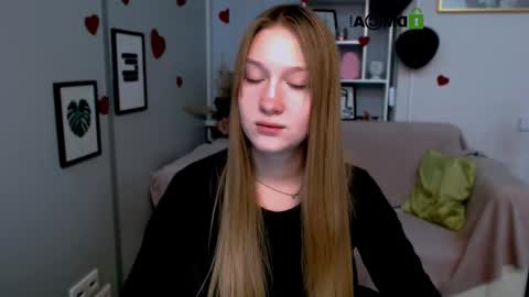 Sophie online show from February 2025 03:40:01 PM