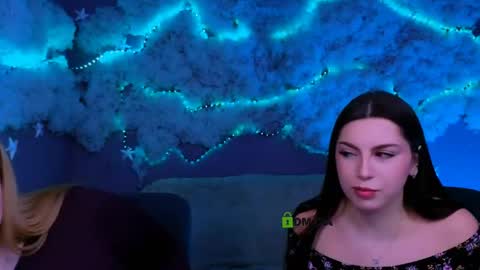 Sophie online show from April 2026 07:26:01 PM