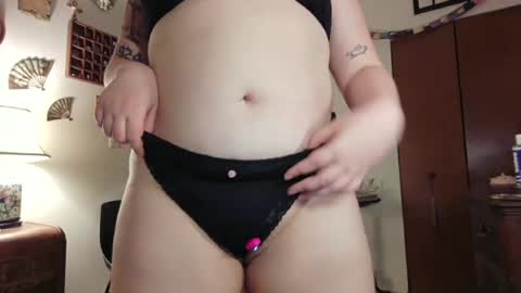 Snapshot of playfulxxcutie chatting on June 2026 12:57:01 AM playfulxxcutie online show from June 2026 12:57:01 AM