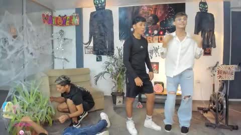   online show from October 2025 11:23:01 PM