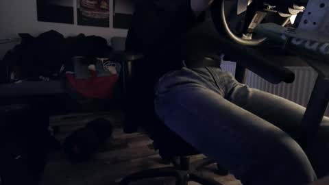 Hello ask me  . Im glad  to see you here in my room. Welcome PVT is open online show from March 2026 06:25:02 PM