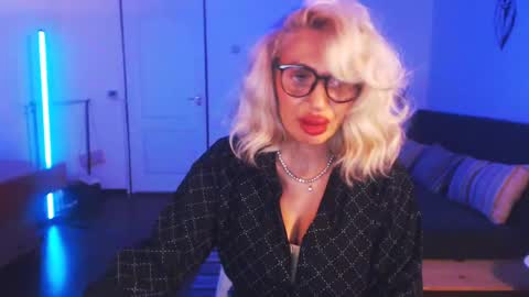 Victoria online show from December 2024 11:26:02 PM