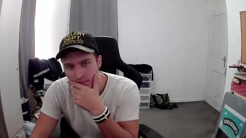 Snapshot of plkrisztian chatting on September 2025 07:05:01 PM plkrisztian online show from September 2025 07:05:01 PM