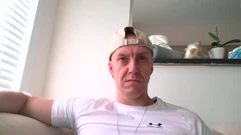 Snapshot of ploki2000 chatting on October 2025 12:33:01 PM Kevin online show from October 2025 12:33:01 PM