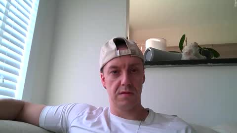 Snapshot of ploki2000 chatting on November 2025 02:15:01 PM Kevin online show from November 2025 02:15:01 PM