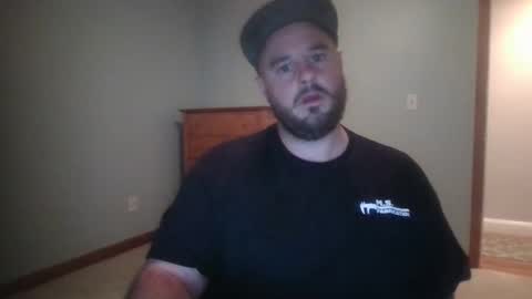 Snapshot of pluski155 chatting on November 2025 09:46:01 PM Evan online show from November 2025 09:46:01 PM