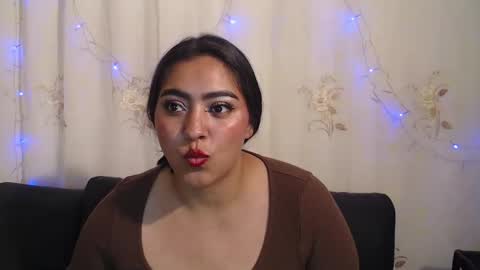 Snapshot of pocahontas_hall chatting on December 2024 11:28:01 AM Lily online show from December 2024 11:28:01 AM