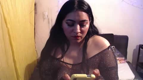 Snapshot of pocahontas_hall chatting on January 2025 05:00:01 AM Lily online show from January 2025 05:00:01 AM