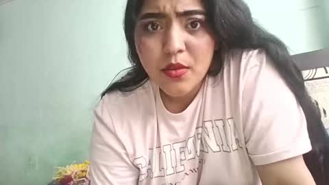 Snapshot of pocahontas_hall chatting on March 2025 06:52:01 PM Lily online show from March 2025 06:52:01 PM