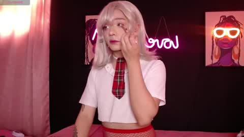  Luna  online show from November 2025 05:03:02 PM