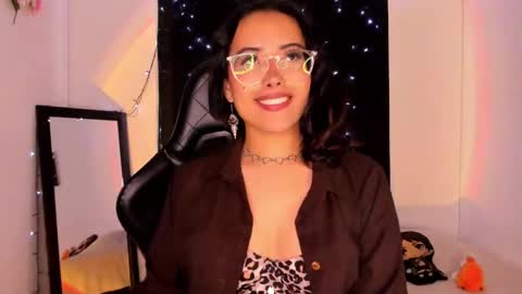 Snapshot of poison_willow chatting on January 2025 05:42:01 PM Willow Hours 12pm to 630pm Colombian time FRIDAY AND SUNDAY FREE DAYS online show from January 2025 05:42:01 PM