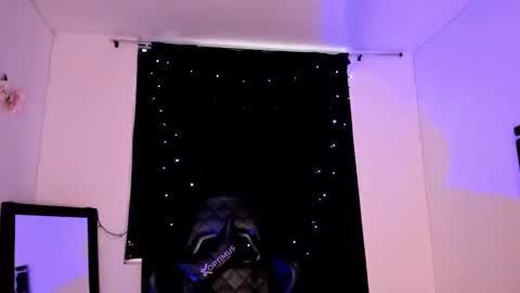 Snapshot of poison_willow chatting on February 2025 09:54:01 PM Willow Hours 12pm to 630pm Colombian time FRIDAY AND SUNDAY FREE DAYS online show from February 2025 09:54:01 PM