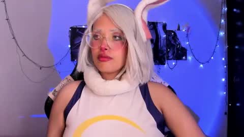 Willow                      Hours 12pm to 630pm Colombian time FRIDAY AND SUNDAY FREE DAYS online show from November 2025 05:45:02 PM