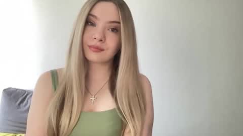 polishangel222 online show from March 2026 01:28:01 PM