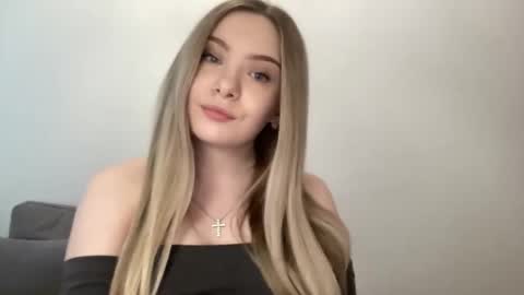 polishangel222 online show from March 2026 04:10:02 PM