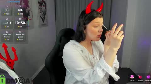 Polly online show from October 2025 01:28:02 AM