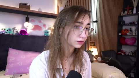 Polly online show from November 2025 07:08:01 AM