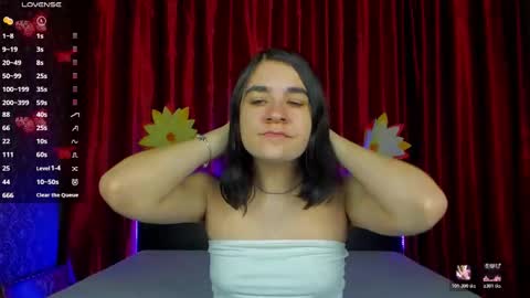 Polly online show from November 2025 07:40:01 AM