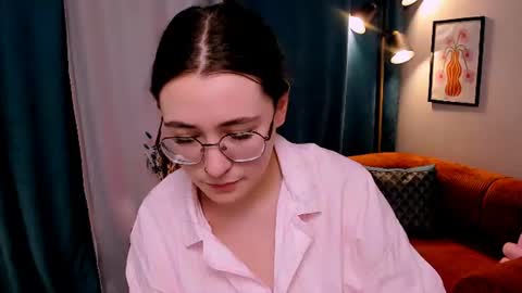 Polly online show from June 2026 09:37:01 AM