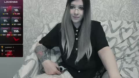 Polly online show from April 2026 09:39:33 PM