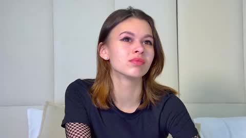 Polly online show from February 2025 03:10:02 AM