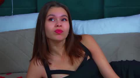 Polly online show from February 2026 06:36:02 PM