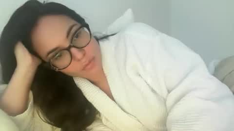 Snapshot of pollyyypocket chatting on November 2025 04:18:01 PM Polly Pocket online show from November 2025 04:18:01 PM