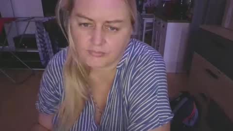 MelissOfficial online show from February 2025 07:49:01 PM