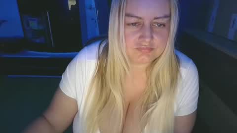 MelissOfficial online show from February 2025 09:27:02 PM