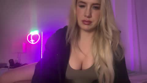 Portia Banks online show from December 2025 04:50:02 AM