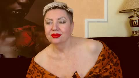 Snapshot of posh_lady chatting on December 2024 01:18:01 AM LADY POSH online show from December 2024 01:18:01 AM