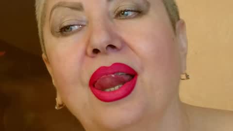 Snapshot of posh_lady chatting on February 2025 10:04:02 PM LADY POSH online show from February 2025 10:04:02 PM