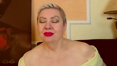 Snapshot of posh_lady chatting on July 2026 08:12:02 PM LADY POSH online show from July 2026 08:12:02 PM