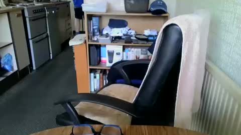 poshman65 online show from December 2025 12:24:02 PM