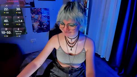 Snapshot of powderofgun chatting on April 2026 08:48:02 PM powderofgun online show from April 2026 08:48:02 PM