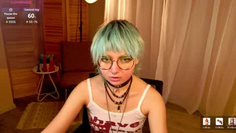 Snapshot of powderofgun chatting on May 2026 08:39:01 PM powderofgun online show from May 2026 08:39:01 PM