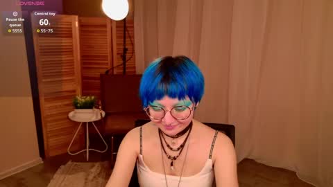 Snapshot of powderofgun chatting on May 2026 08:37:01 PM powderofgun online show from May 2026 08:37:01 PM