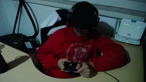 powerfulzeus2 online show from November 2025 02:34:02 AM