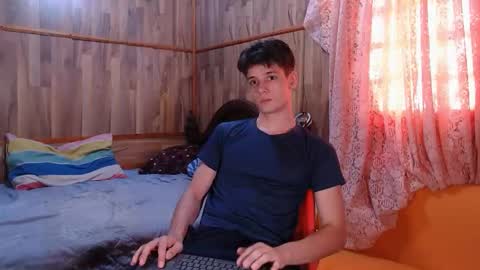 Snapshot of powertwinky chatting on December 2024 09:30:02 PM chris independent  online show from December 2024 09:30:02 PM