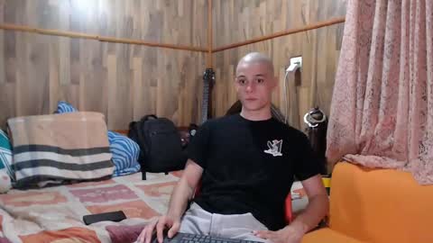 Snapshot of powertwinky chatting on February 2025 04:04:01 AM chris independent  online show from February 2025 04:04:01 AM