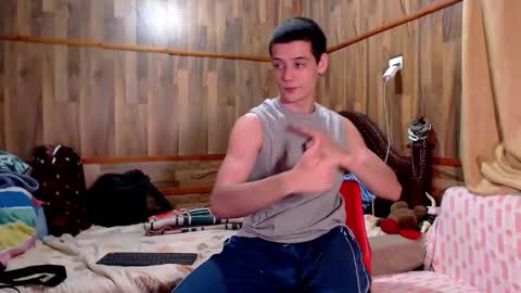 Snapshot of powertwinky chatting on October 2025 01:14:01 AM chris independent  online show from October 2025 01:14:01 AM