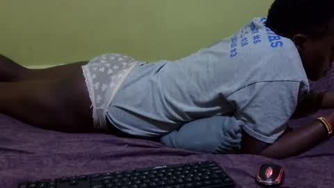 precious_nesh online show from December 2025 05:07:01 PM