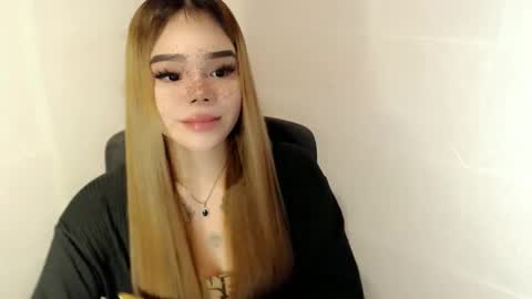 MAXXINE online show from April 2026 03:48:01 AM